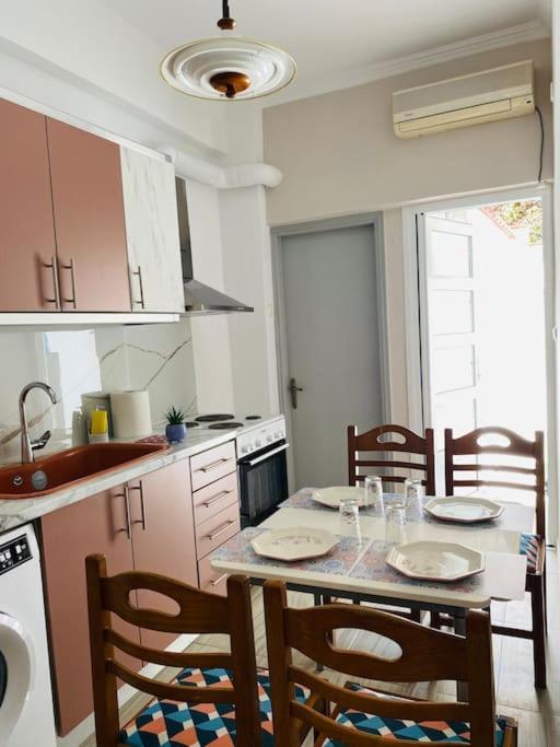 Modern 2Br Near Centre -5Min Wlk Apartment Patras Ngoại thất bức ảnh